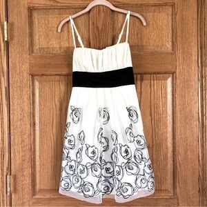 White & Black Embroidered Dress  Size 5